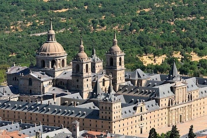 El Escorial, Valley and Toledo Day Tour from Madrid