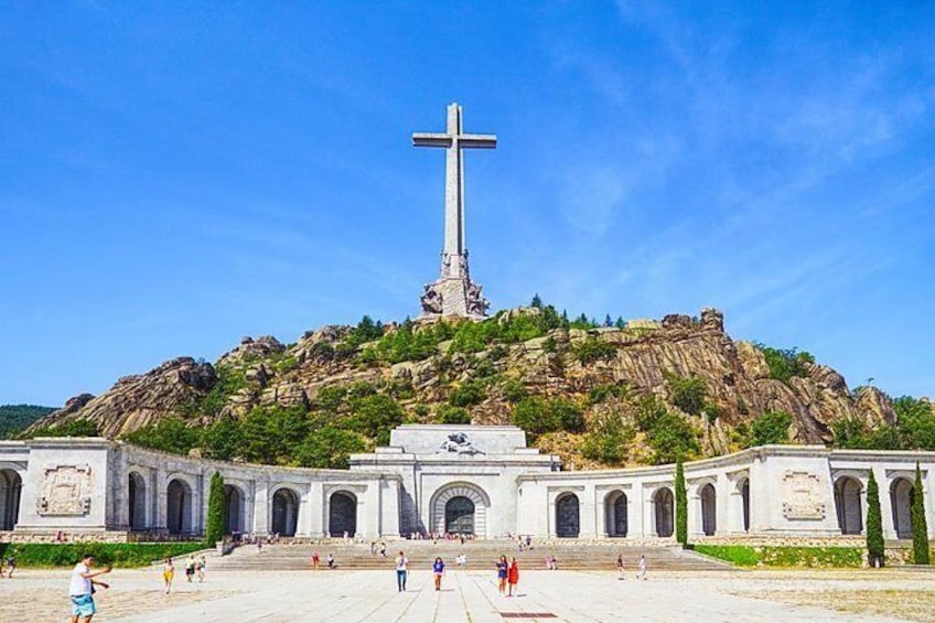 El Escorial and Valley of the Fallen Private Tour From Madrid