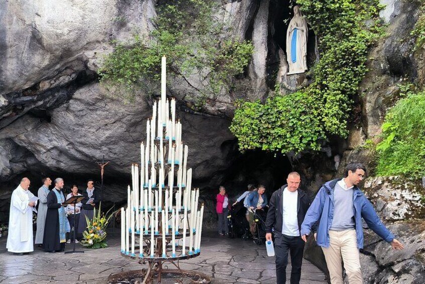 Private tour of Lourdes and the three sacred temples 