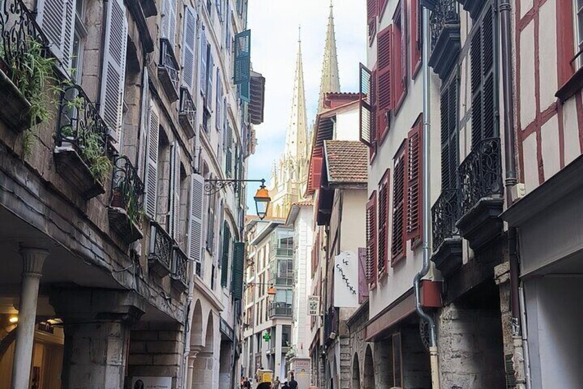 Private tour French coast. Bayonne, Biarritz and San Juan de Luz.