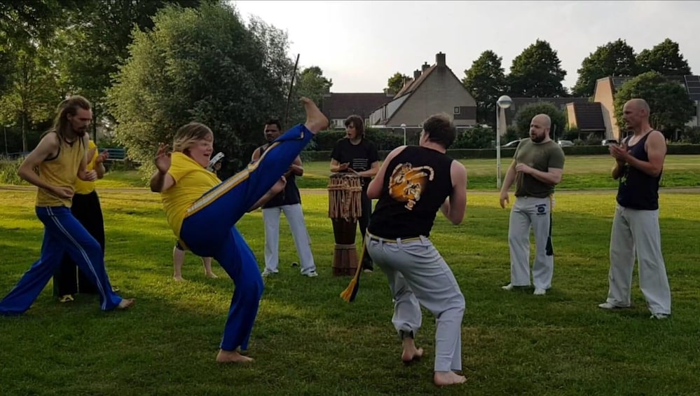 Fanatic lesson capoeira in 60 minutes at Planeta Capoeira