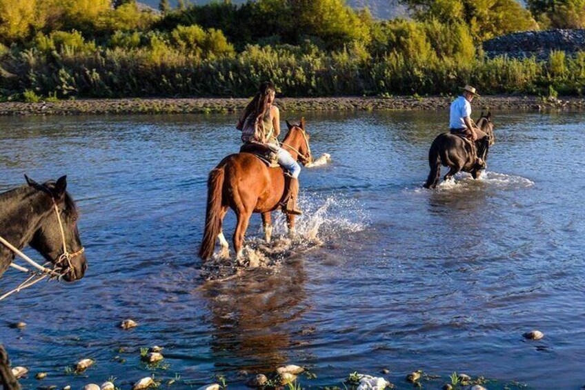 Maipo River. Horseback wine tour