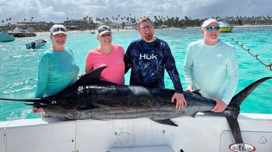 Punta Cana Private Fishing Charter on 39 Foot Boat with Bevarages