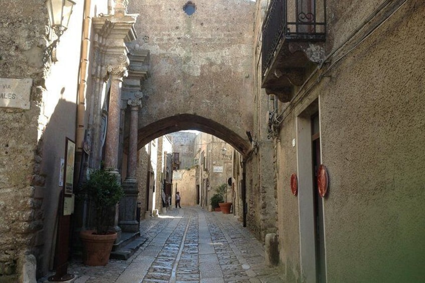 Erice Walking Tour