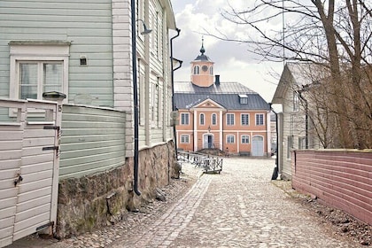 VIP Highlights Helsinki Sightseeing Private Service