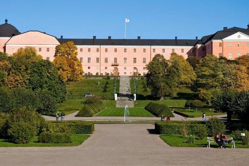 Private Stockholm Tour by VIP car Uppsala and Sigtuna with guide