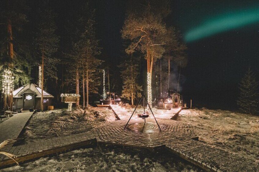 Aurora Borealis Dinner in a Glass Igloo