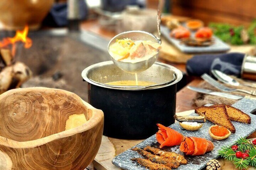 "Into The Wild" Reindeer PRIVATE Safari Lunch in Glass Igloo 