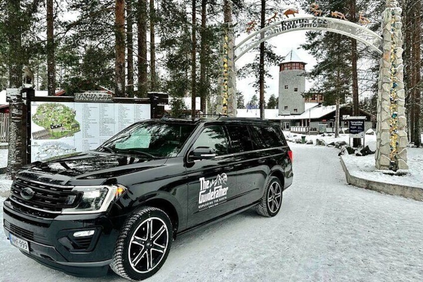 PRIVATE Ranua Zoo Tour from Rovaniemi by VIP Car