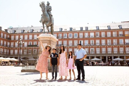Private Professional Holiday Photoshoot in Madrid