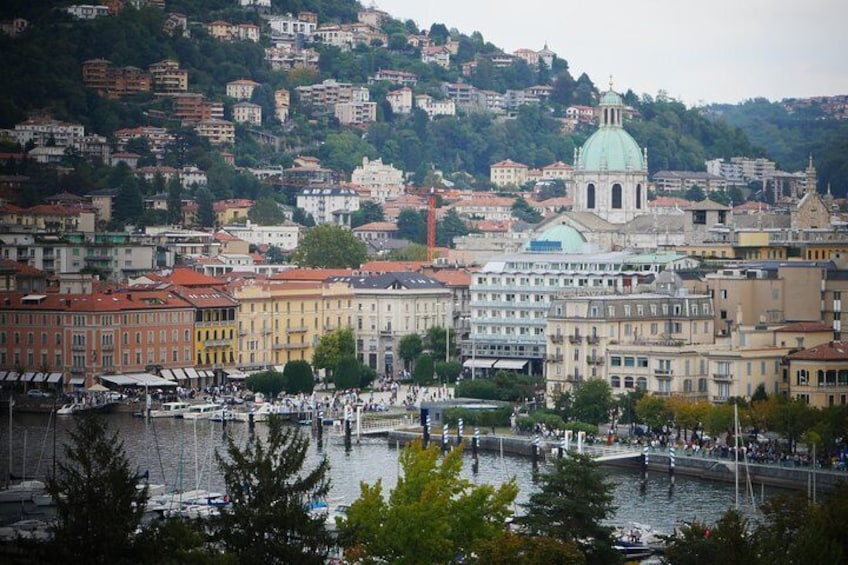 Como city and its History Private Walking Tour (1 h from Milan)