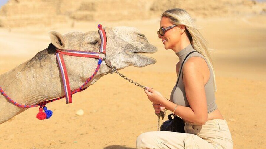 Private Day Tour Giza Pyramids, Sphinx, Memphis, and Saqqara