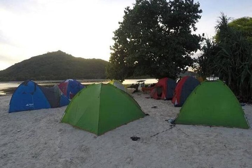 Snorkeling Tour & One Night Camping In Gili Kedis