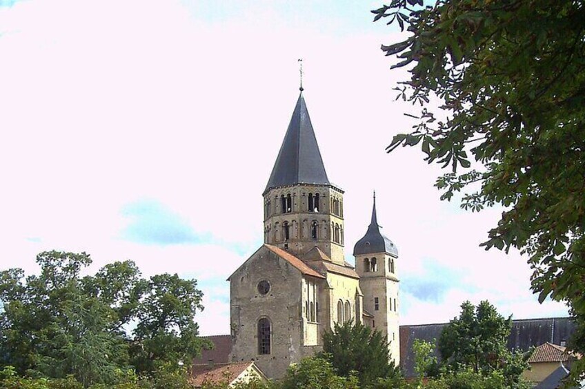 Cluny abbey private guided tour with your official tour guide !