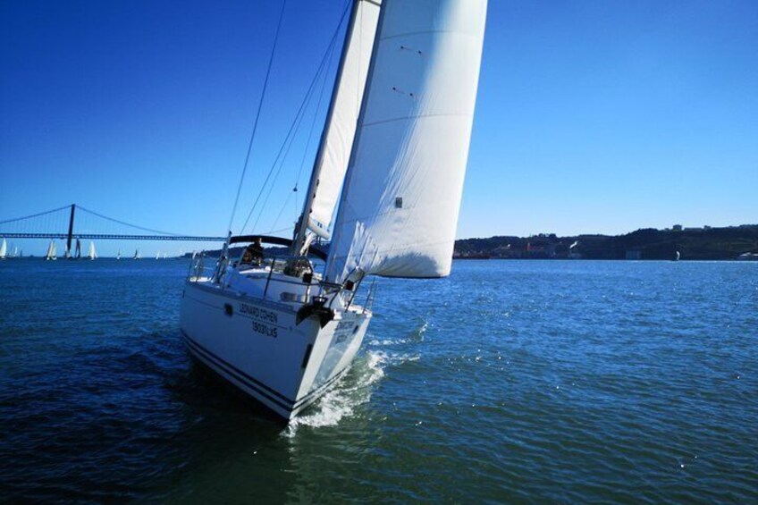 Sailing Sightseeing in Lisbon