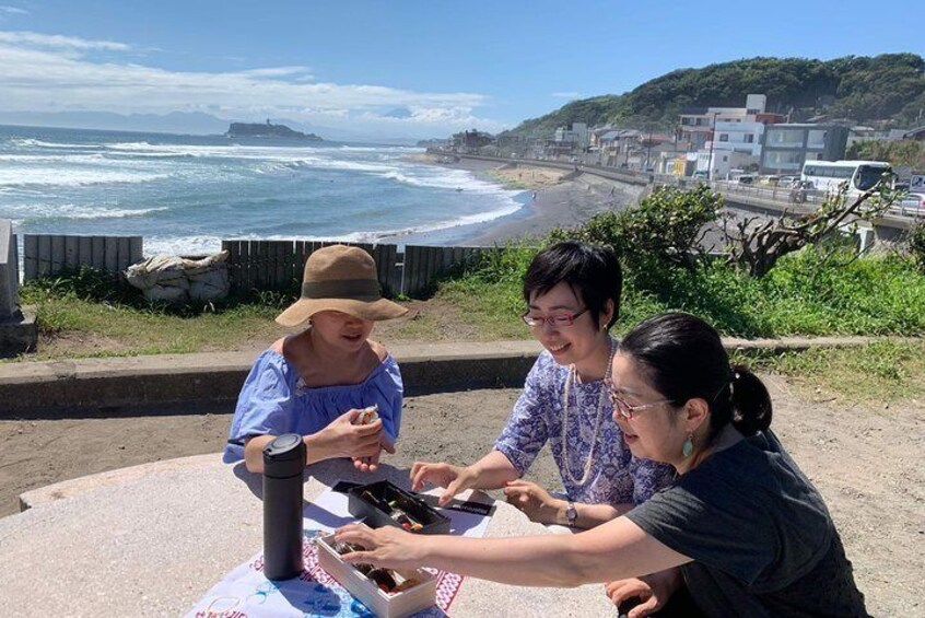 Homemade Sushi and Supermarket Tour in Kamakura