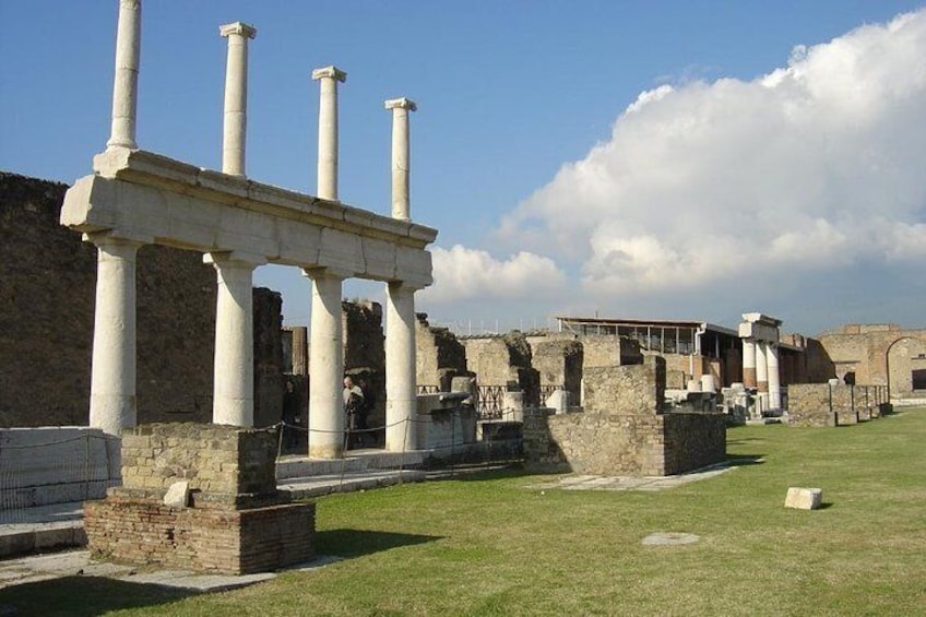 Pompeii & Vesuvius - Sunland daily tours Amalfi Coast 