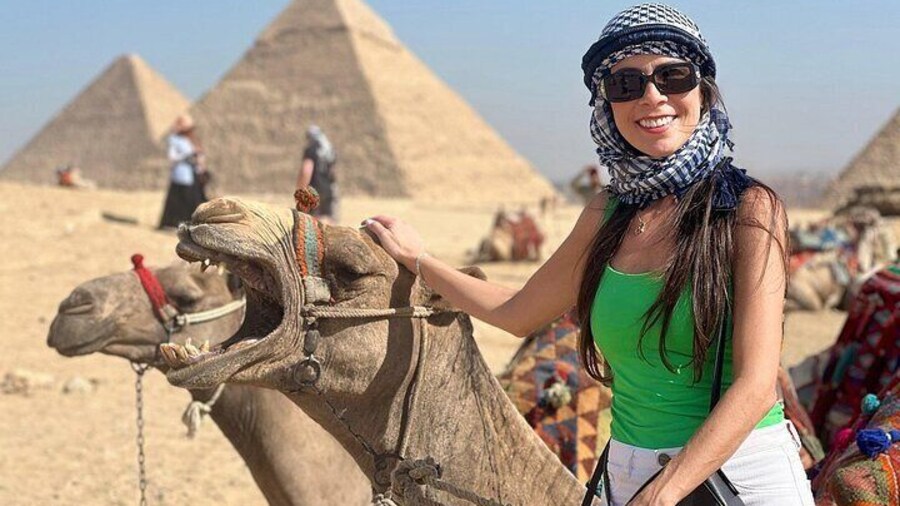 Private guided tour to Giza Pyramids, and Great Sphinx