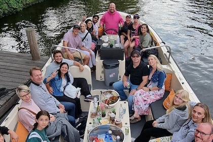 Amsterdam All-Inclusive 90-Minutes Canal Cruise by Captain Jack