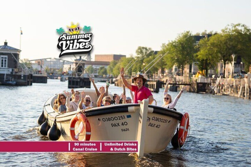 All-Inclusive Amsterdam Canal Cruise with Drinks and Dutch Bites