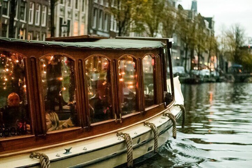 All-Inclusive Amsterdam Canal Cruise with drinks and Dutch Bites!