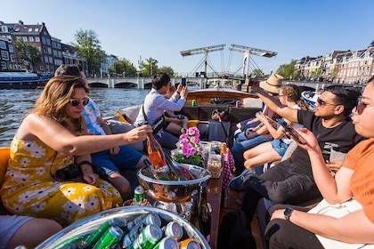 Amsterdam All-Inclusive 90-Minutes Canal Cruise by Captain Jack