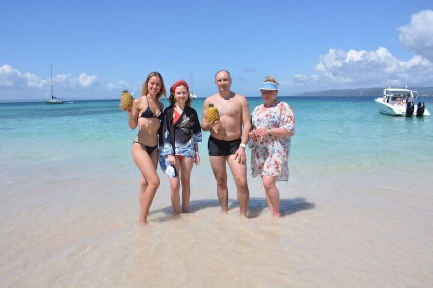 Samaná day trip by bus, boat and horses (Whale season)
