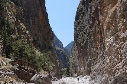 Samaria Gorge Transfer from Chania (price per group of 6)