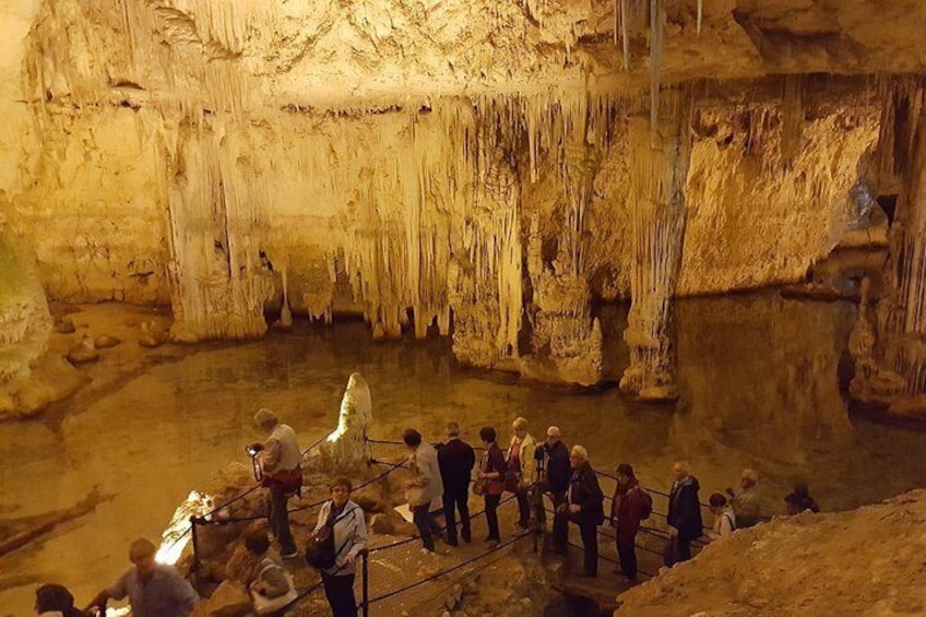 Cagliari: Day Trip to Cave of Neptune