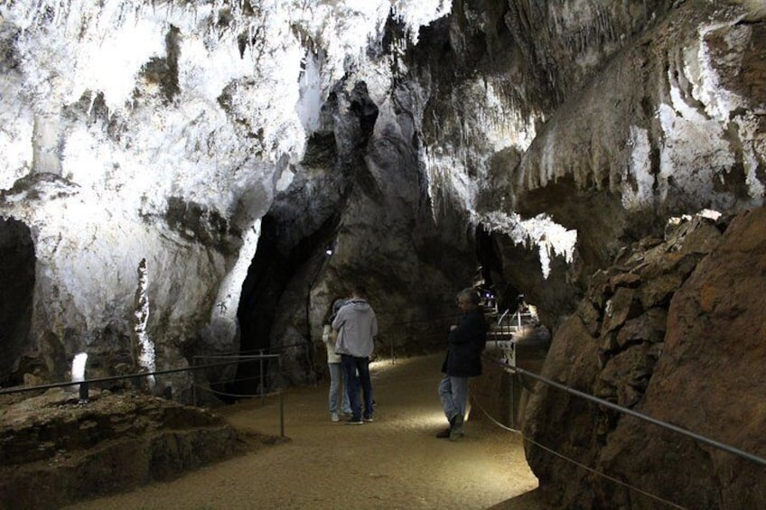 Cagliari: Full-Day Porto Flavia and Zuddas Caves Tour from Chia