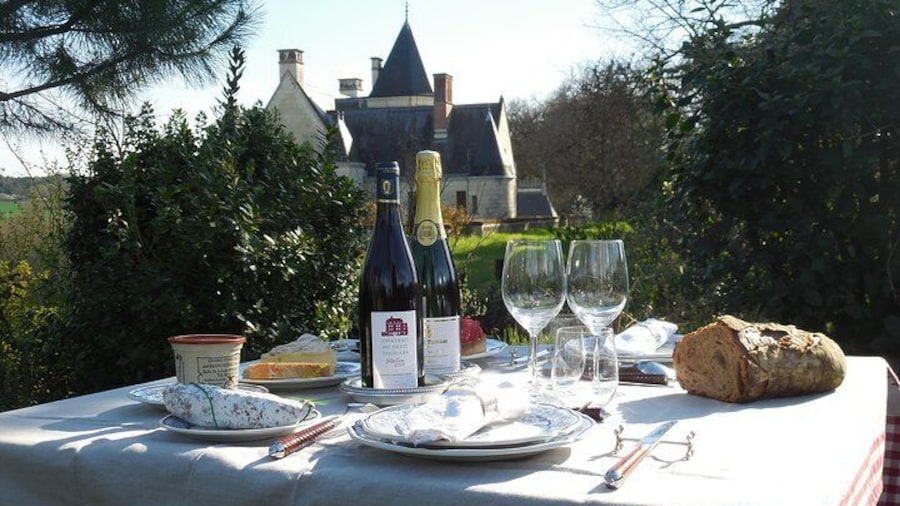The picnic table ready for your lunch!