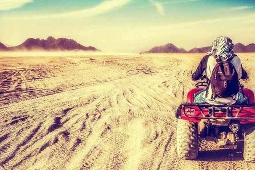 Quad bike ride in the pyramids of Giza