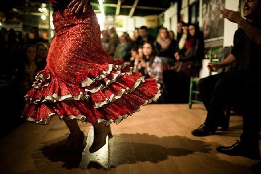 Enjoy the Tapas Tour with Flamenco