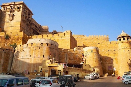 Exclusive 1-day Jaisalmer Tour with High End SUV.