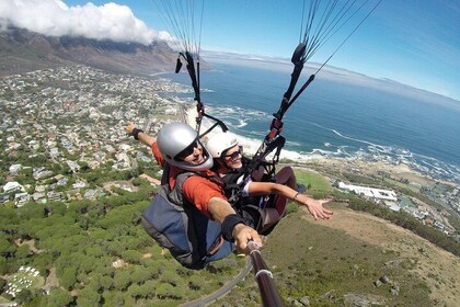 Tandem Paragliding Cape Town Experience TABLE MOUNTAIN PARAGLIDE