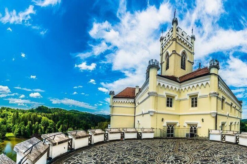 Trakoscan Castle and Varazdin Private Tour