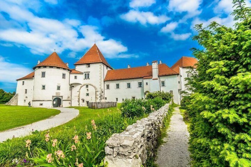 Trakoscan Castle and Varazdin Private Tour