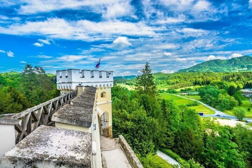 Fairytale castles & delicious wine