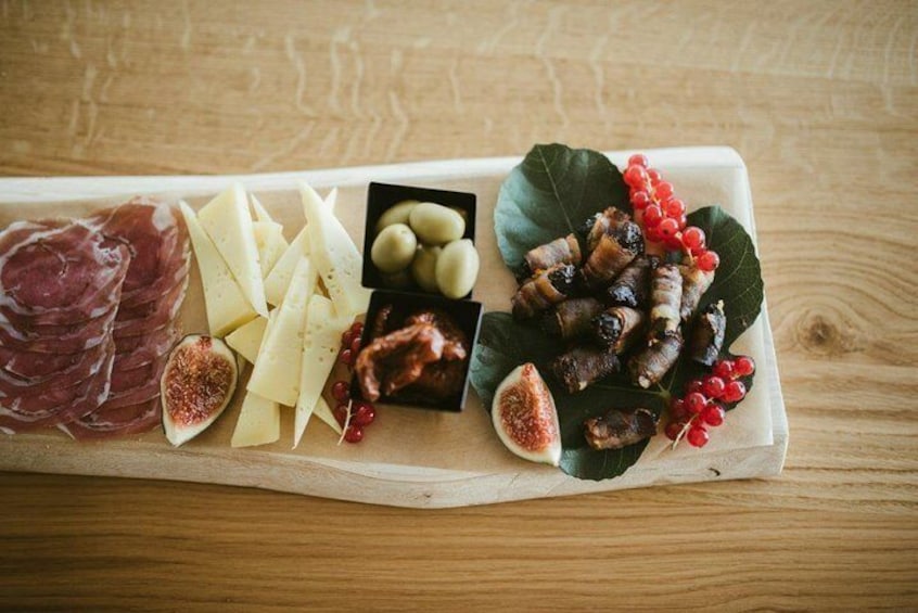 Wine Tasting with Pairing Snacks in Vipava Valley