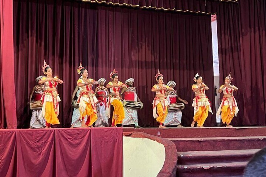 Kandian dance 