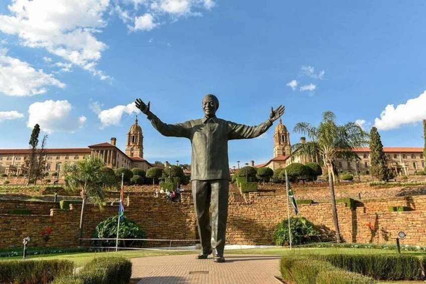 Nelson Mandela Statue at the Union Buildings