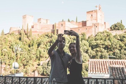 Golden Hour in Granada: Sunset Walking Tour with Play Granada