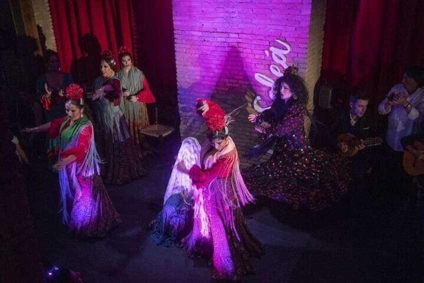 La Soleá Spectacle: Granada's Elite Flamenco Encounter