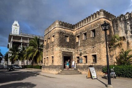 Stone Town & Spice Tour, secretos de Zanzíbar con almuerzo - Zanzíbar