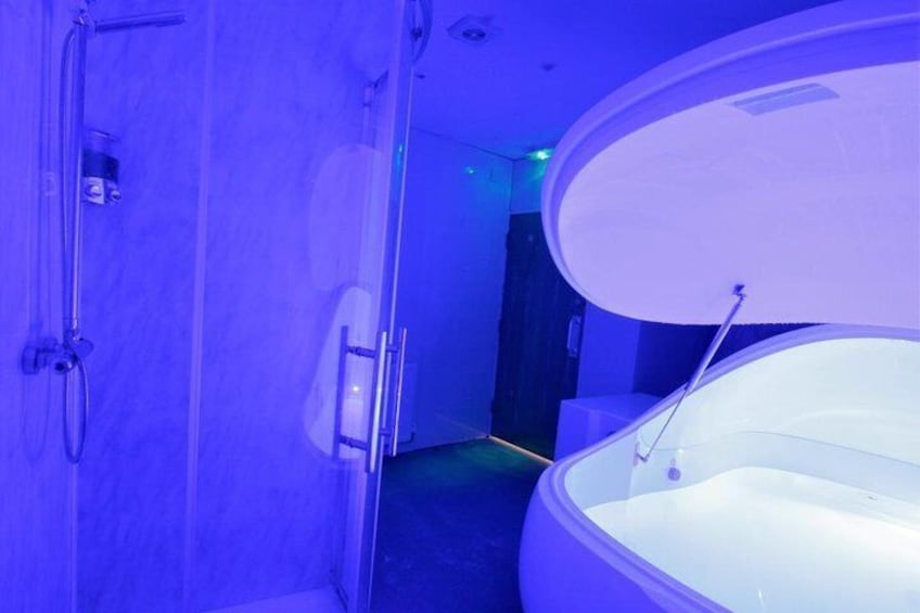 One hours Floatation experience - relax and unwind...