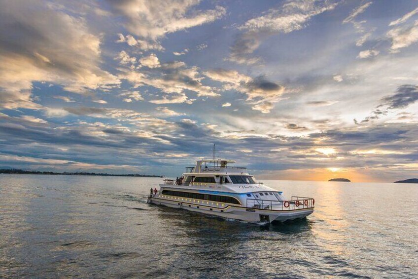 Kota Kinabalu Sunset Cruise with Buffet Dinner