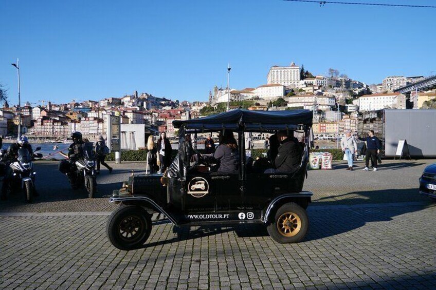 Private CityTour Tuk Vintage Car Tour in Porto