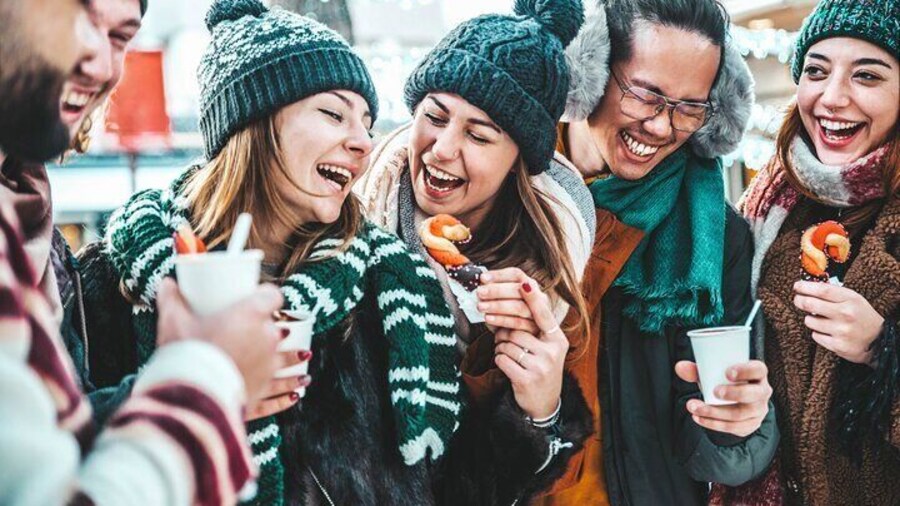 Private Christmas Walking Tour of Hallstatt Market Square