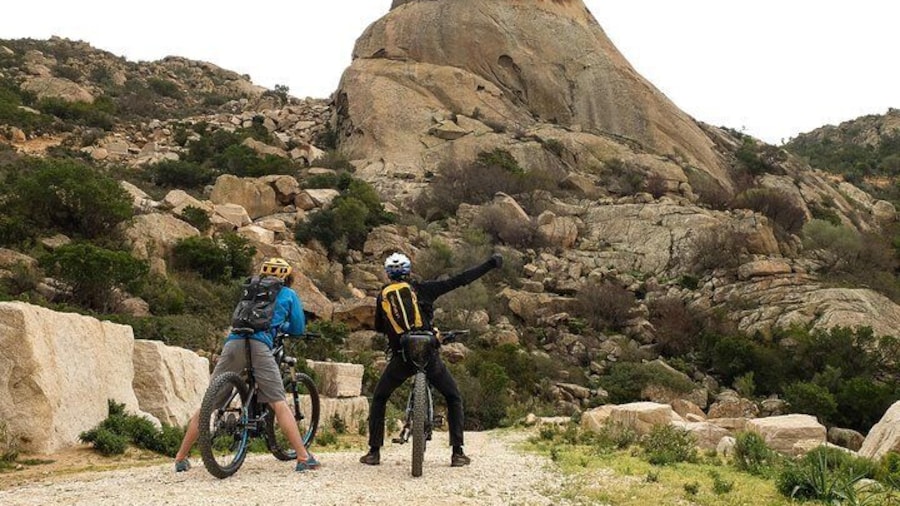 The ring of Mountain Tuttavista with Electric Mountain Bikes
