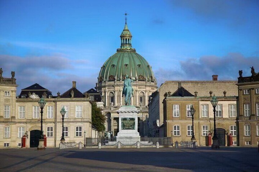 Royal castles guided walking tour in Copenhagen